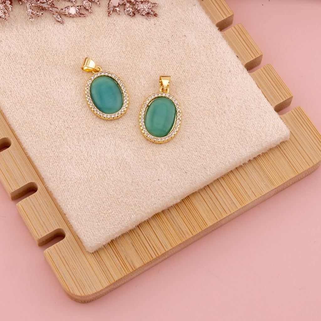 Dije ovalado ojo de gato con zirconias baño 18k