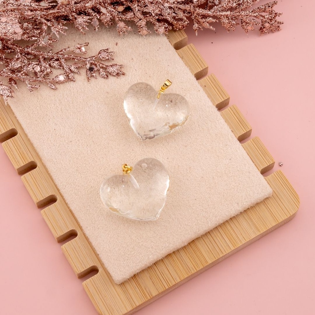 Dije de corazon de resina baño 18k