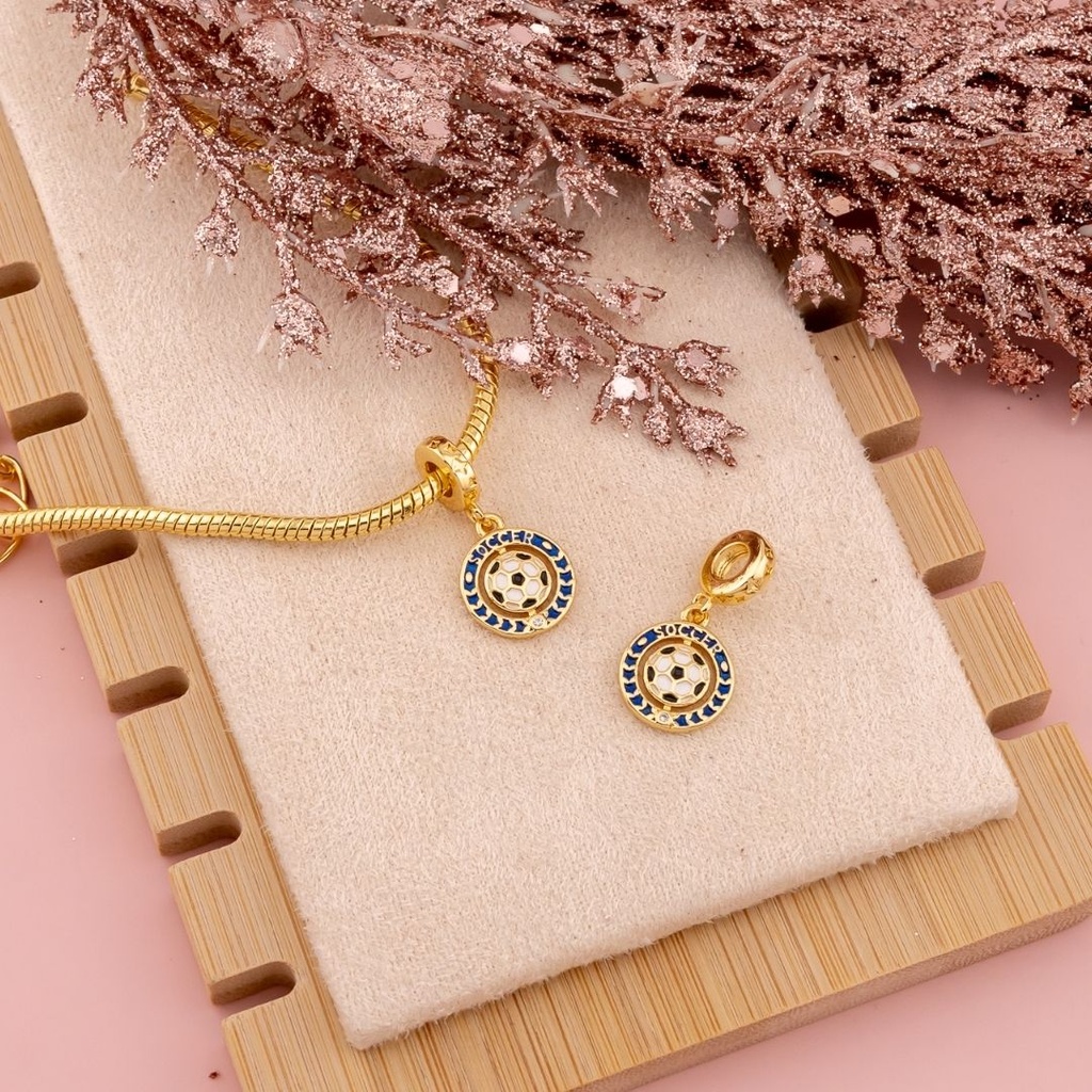 Charm soccer baño 18k