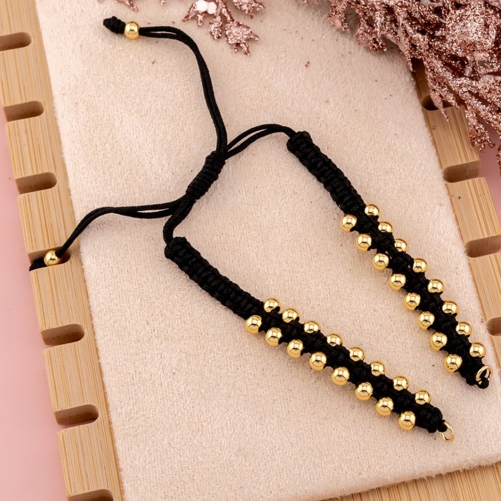 Pulsera ajustable trenzada de hilo con balines baño 18k negra