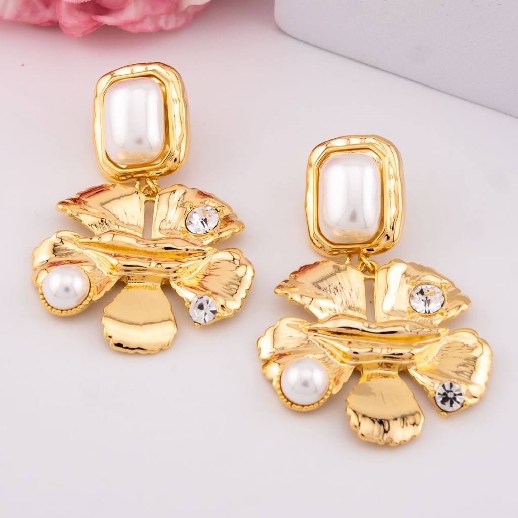 Aretes colgantes con perla baño 18k