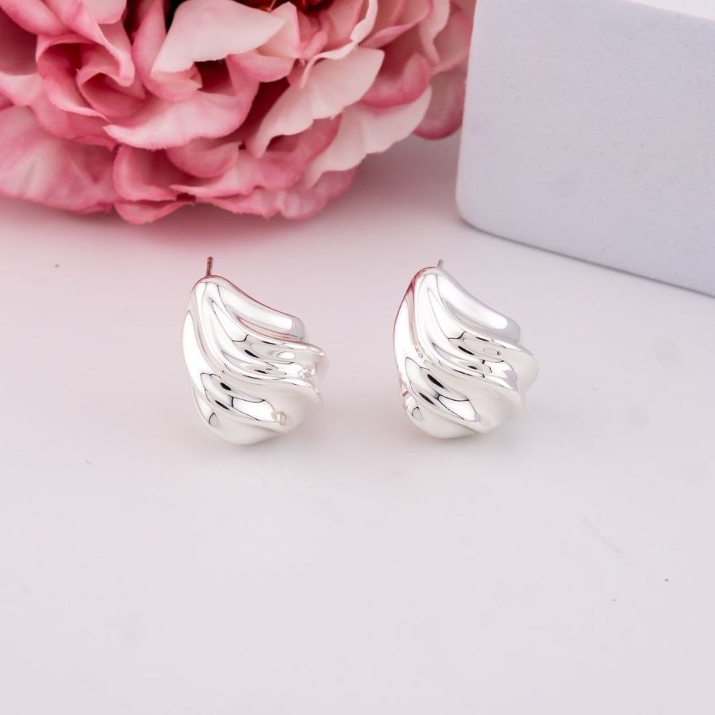 Aretes stud de gota baño 18k plateados