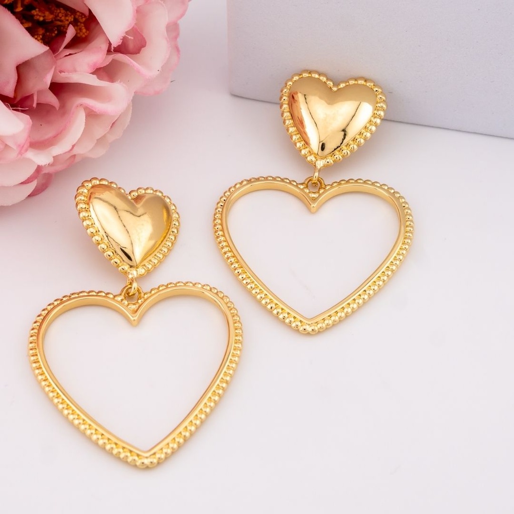 Aretes colgantes de corazon baño 18k
