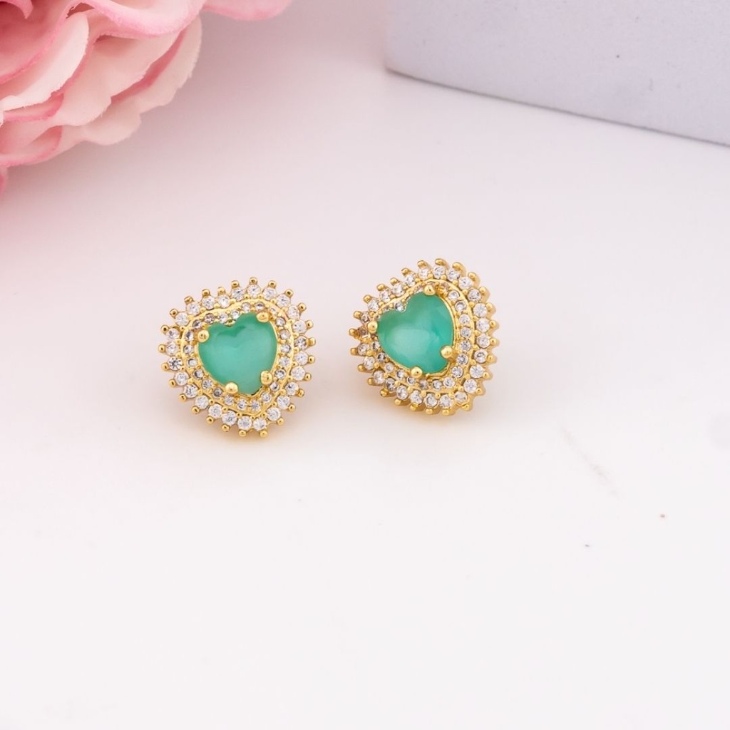 Aretes stud de corazon con zirconias baño 18k