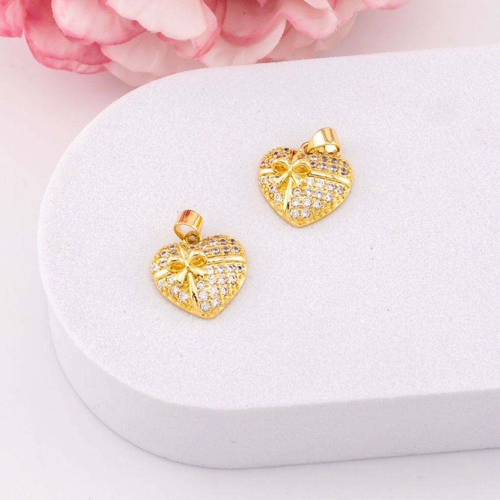 Dije de corazon con zirconias baño 18k