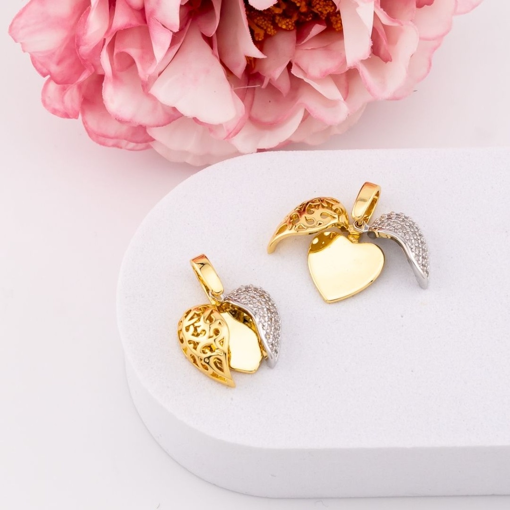 Dije corazon doble color con zirconias baño 18k