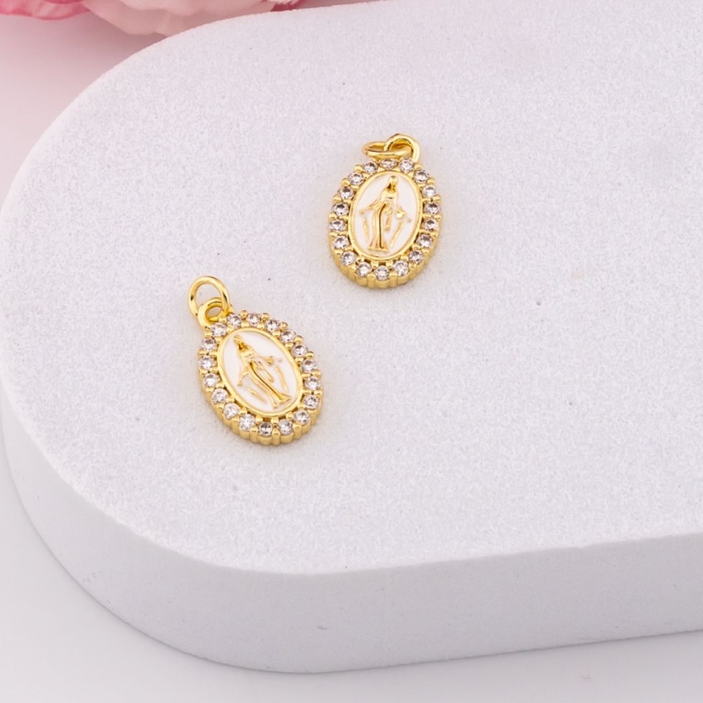 Dije religioso esmaltado con zirconias baño 18k