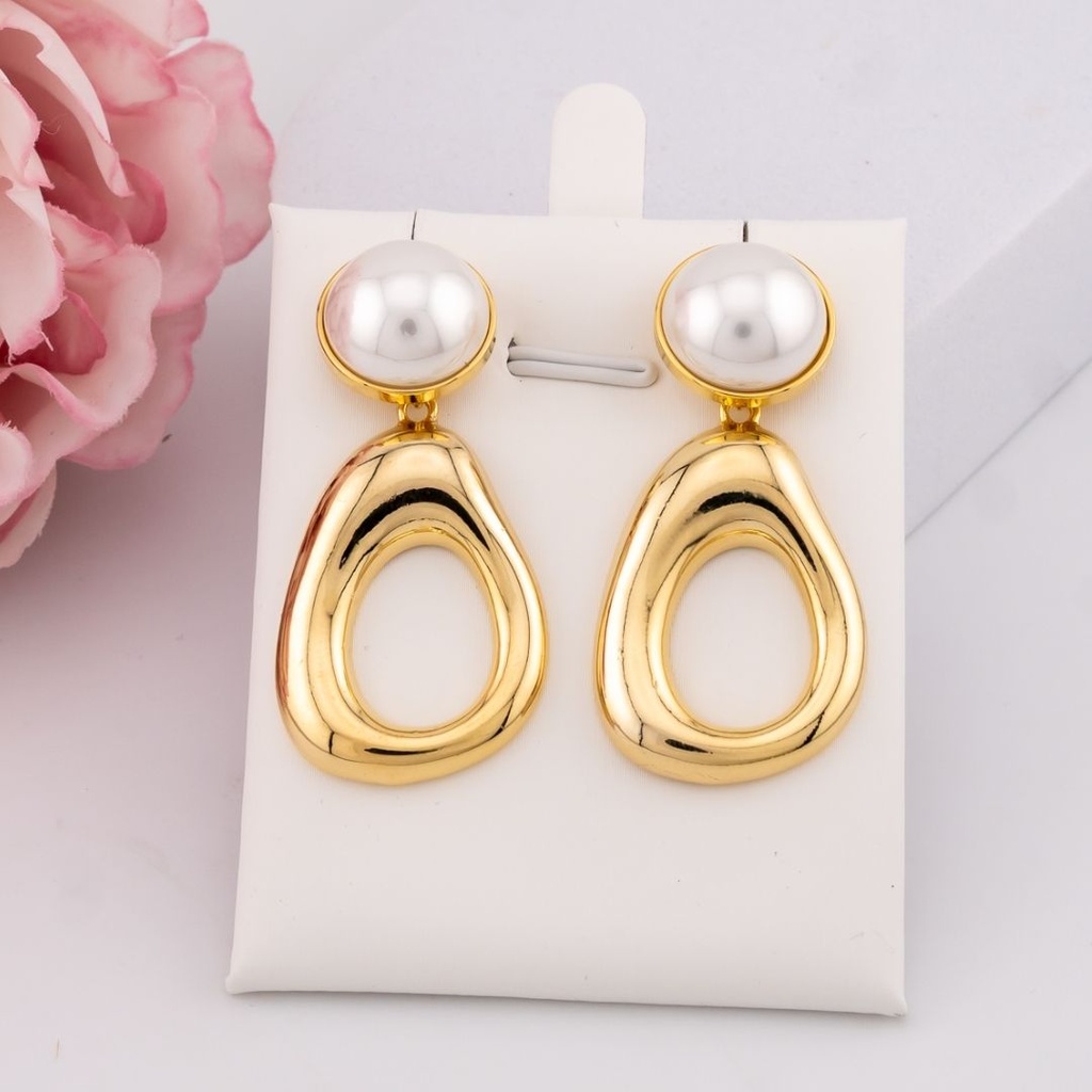 Aretes de perlas colgantes baño 18k