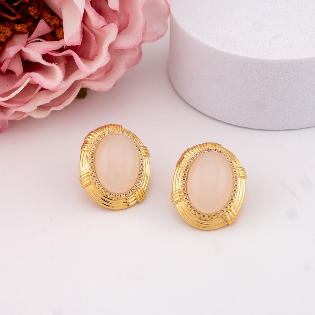 Aretes stud ovalados baño 18k