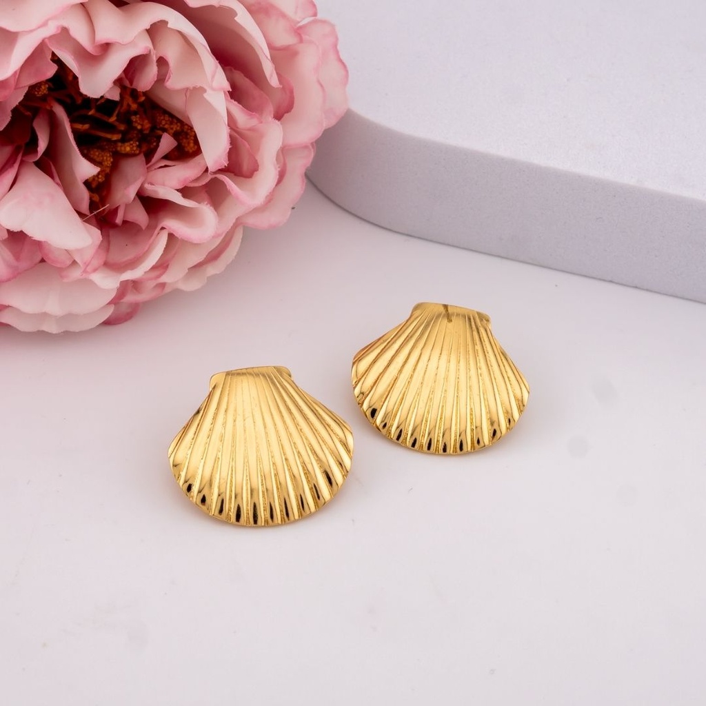 Aretes stud de almeja en acero inoxidable