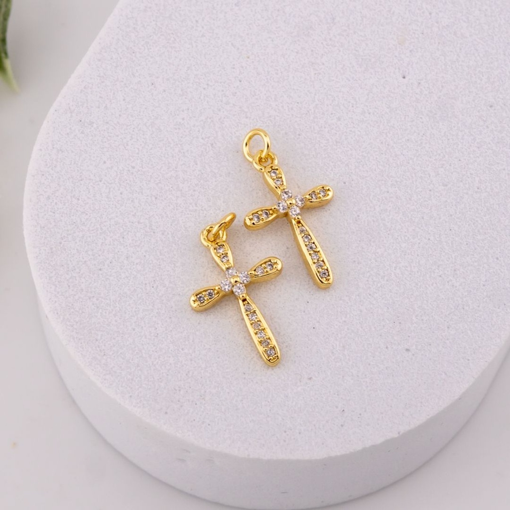 Dije de cruz con zirconias baño 18k