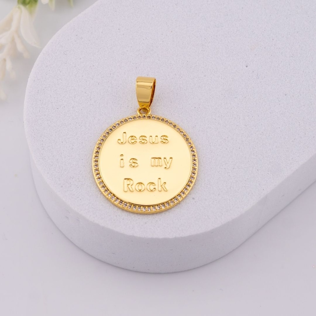 Dije religioso “JESUS ES MI ROCA” baño 18k
