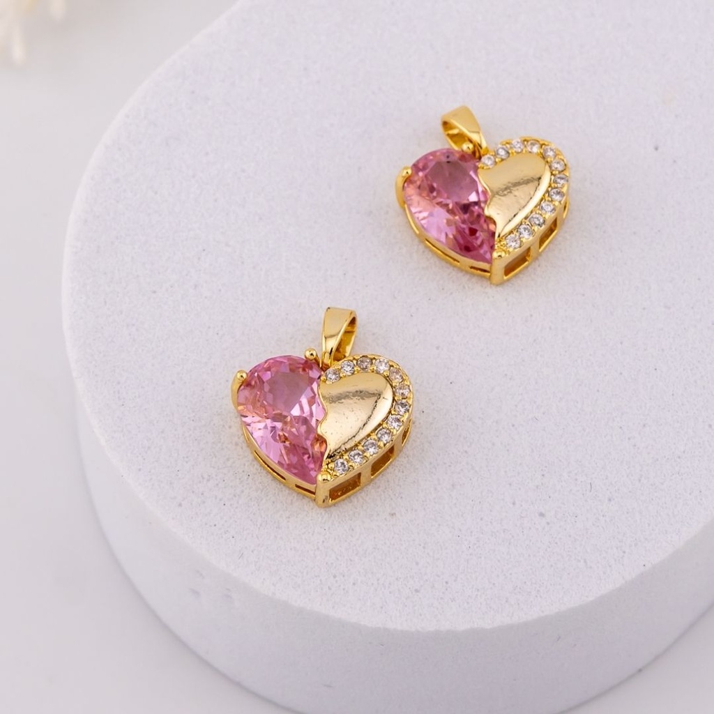 Dije de corazon con zirconias baño 18k