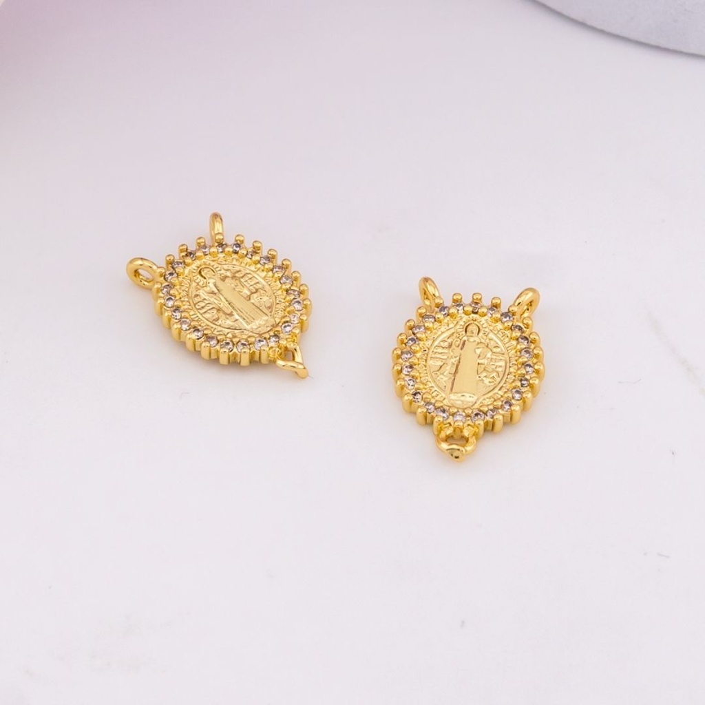 Dije para rosario con zirconias baño 18k