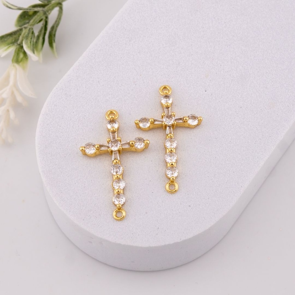 Enlace de cruz con zirconias baño 18k