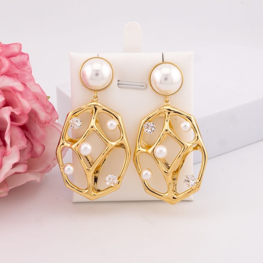 Aretes de perla colgantes baño 18k