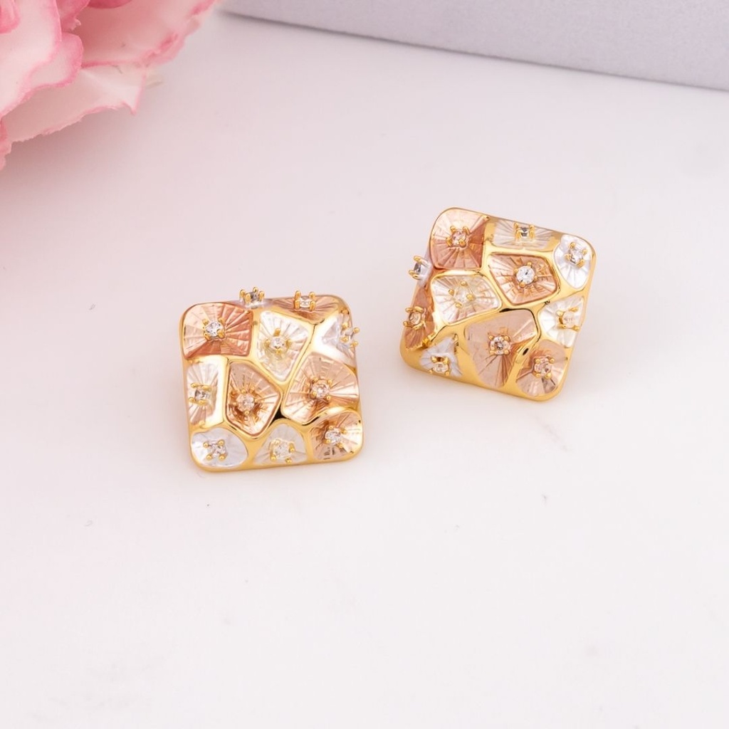 Aretes cuadrados con zirconias baño 18k