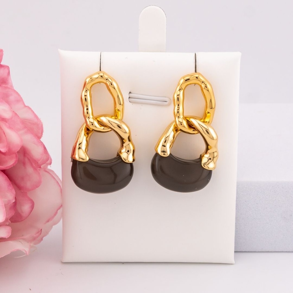 Aretes colgantes de carey baño 18k