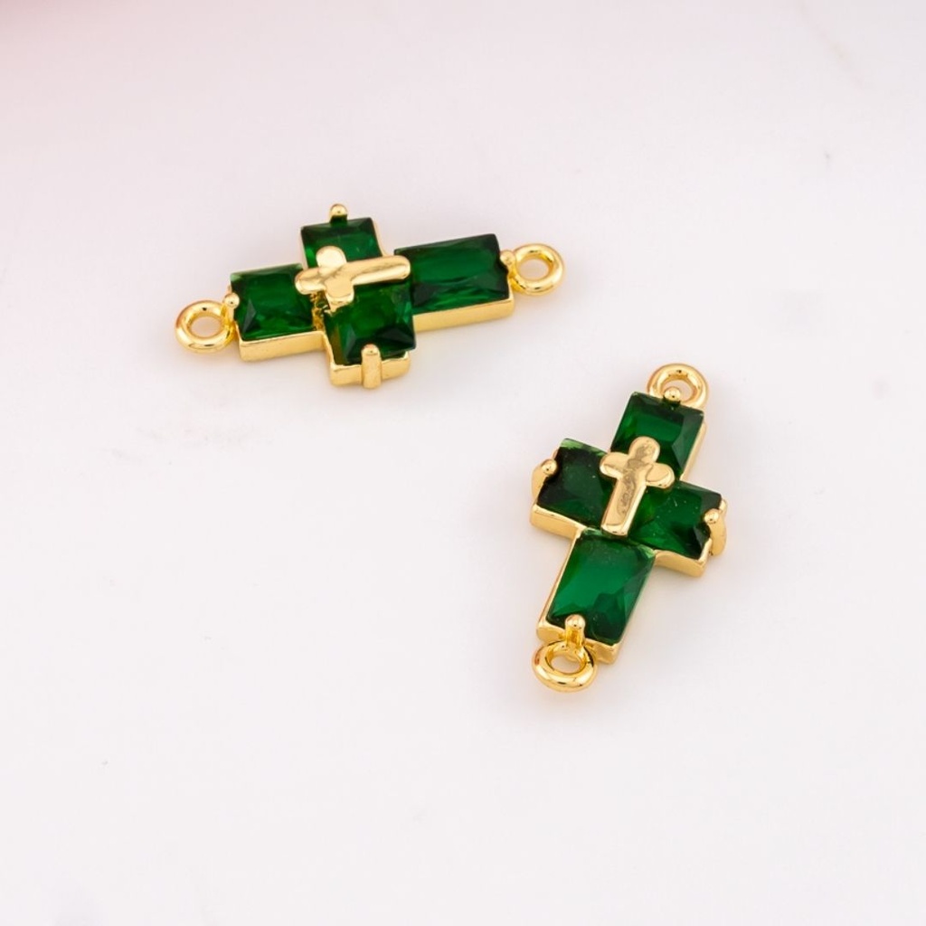 Dije de cruz con zirconias baño 18k verde
