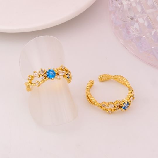 Anillo ajustable con zirconias baño 18k