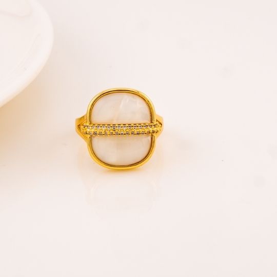 Anillo madre perla con zirconias baño 18k