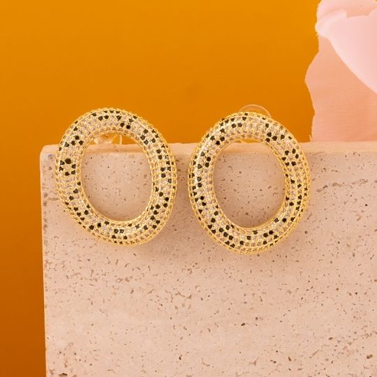 Aretes ovalados con zirconias baño 18k