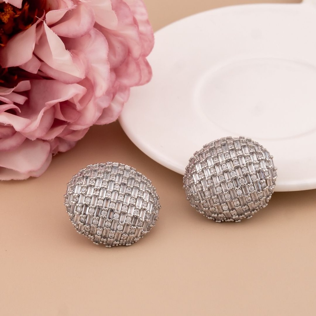 Aretes stud redondos con zirconias baño 18k plat