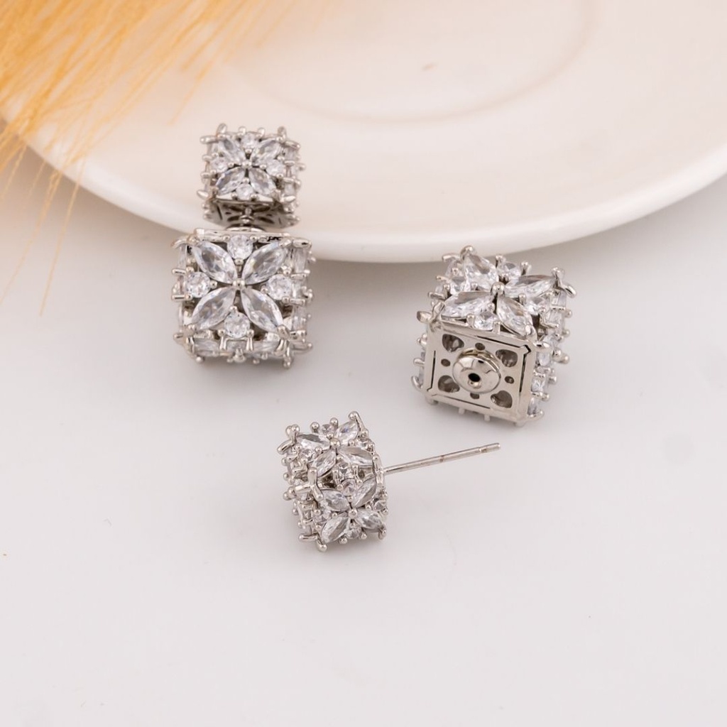 Aretes con zirconias doble uso baño 18k