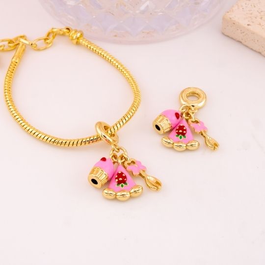 Charm pastelera baño 18k