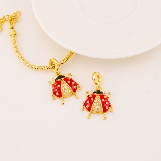 Charm mariquita en micropave
