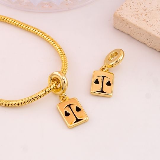 Charm de abogado baño 18k