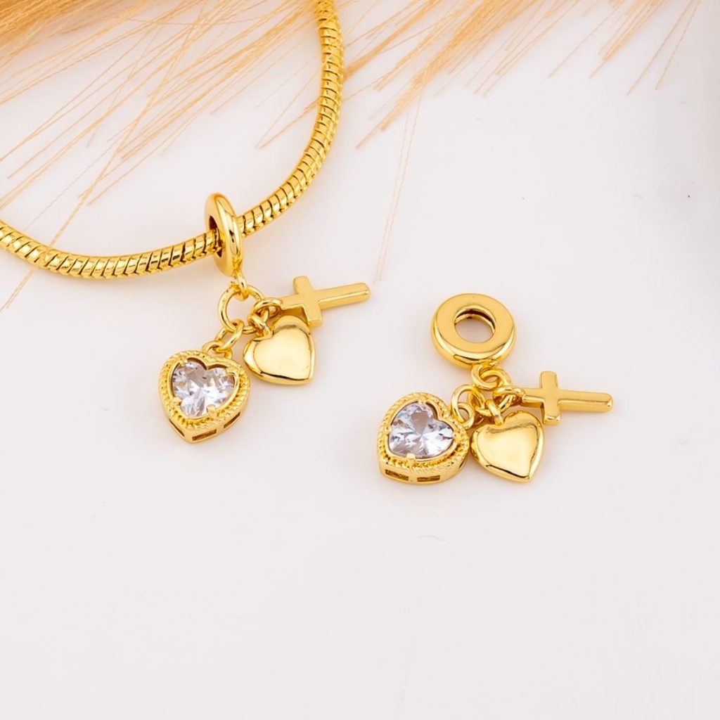 Charm de corazones con cruz baño 18k