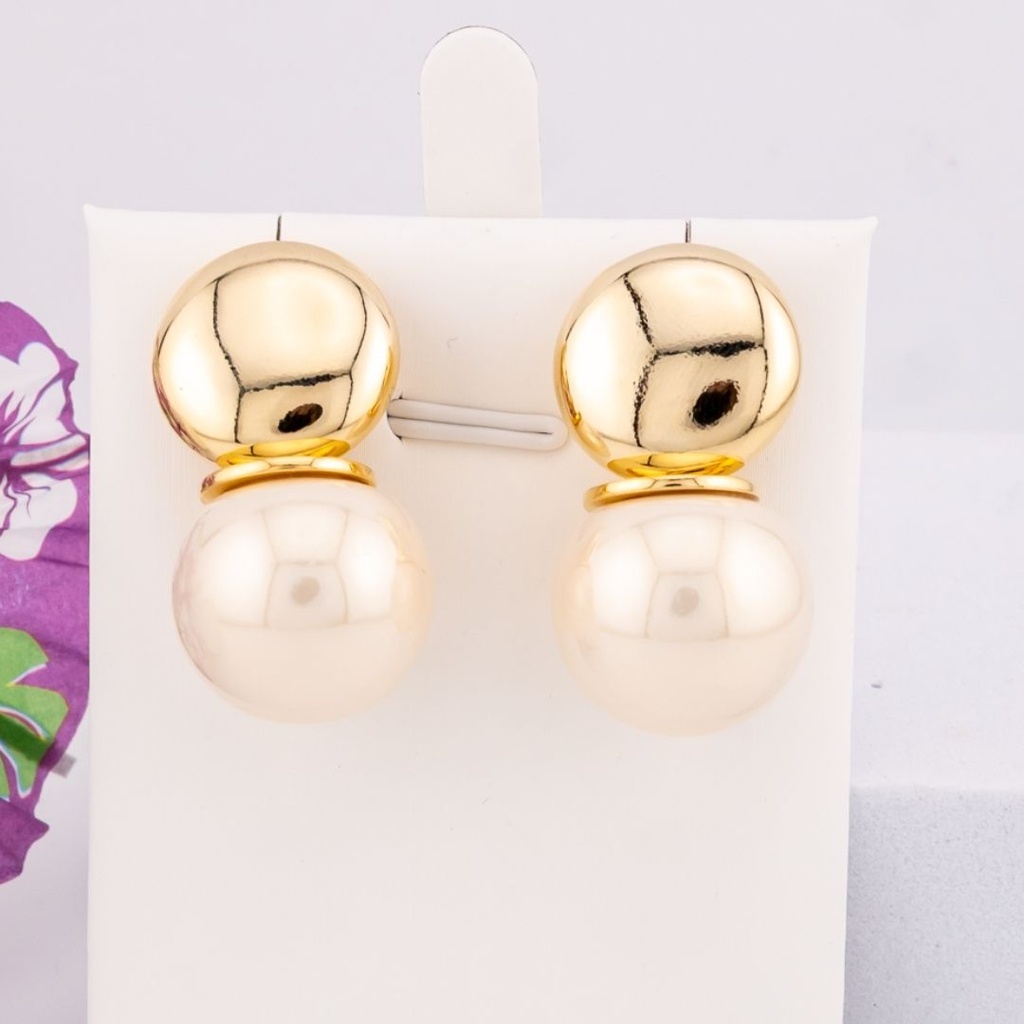 Aretes colgantes con perlas baño 18k