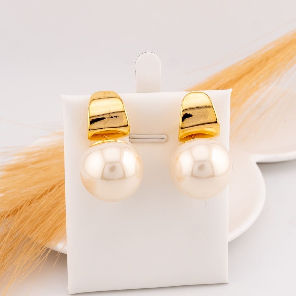 Aretes colgantes con perla baño 18k