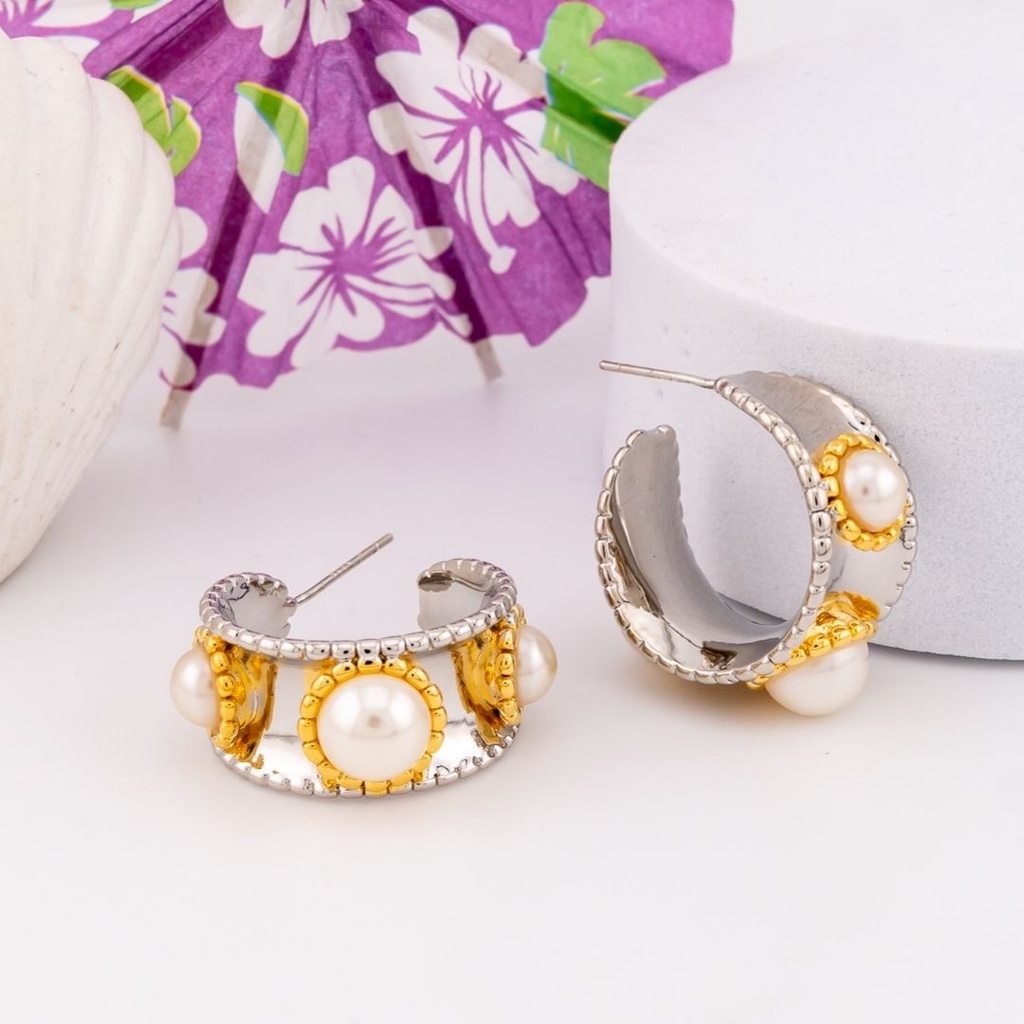 Argollas doble tono con perlas baño 18k