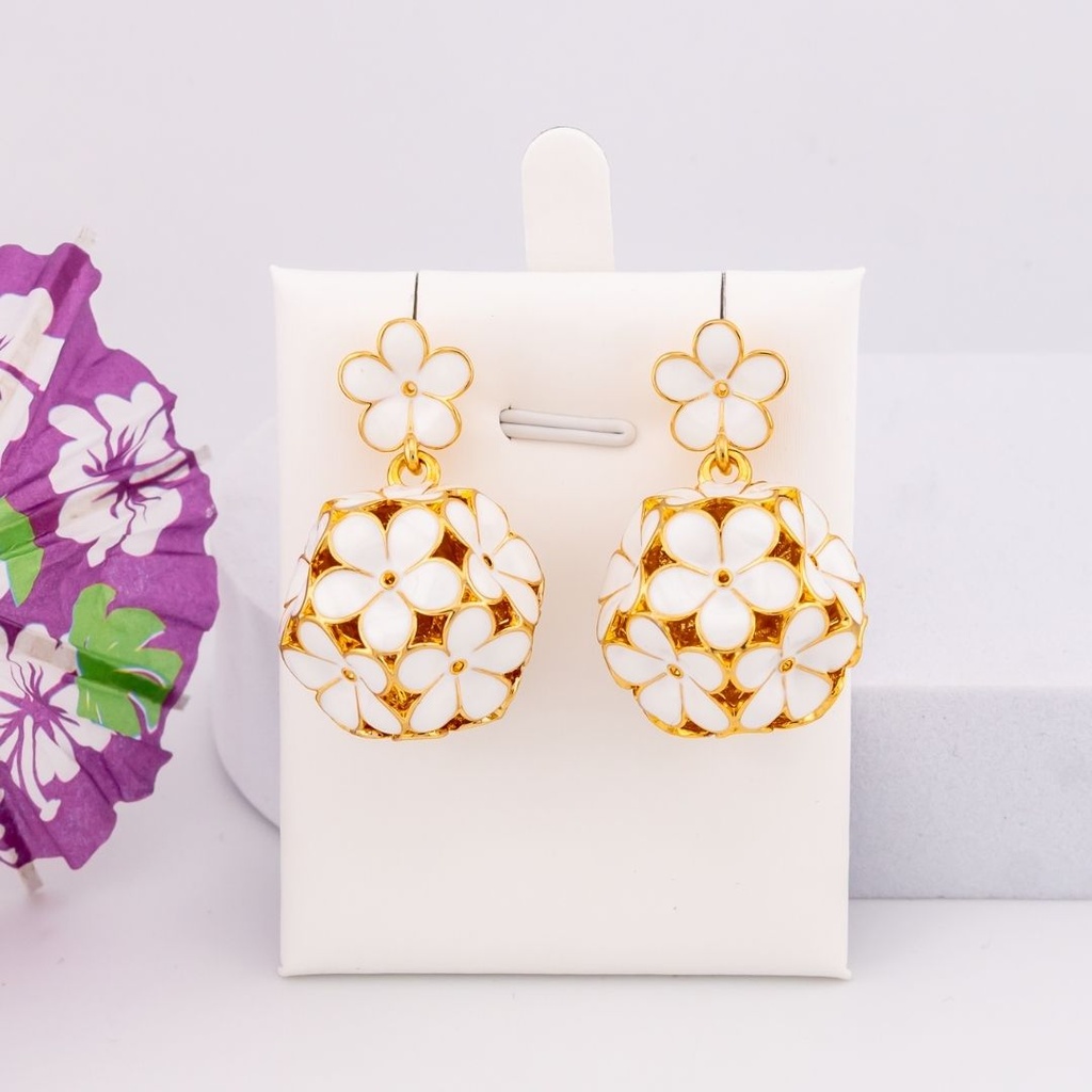 Aretes colgantes de flores baño 18k