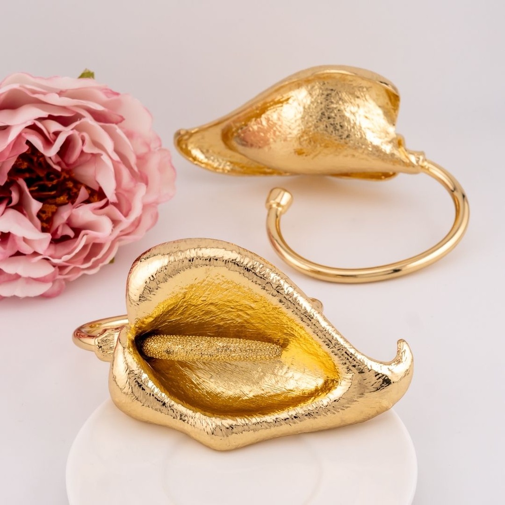 Brazalete de flor cartucho baño 18k
