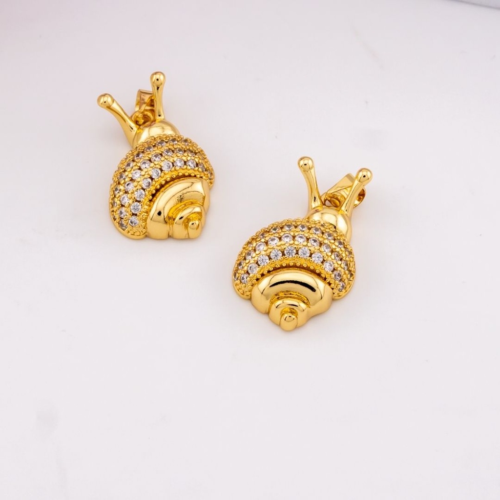 Dije de caracol con zirconias baño 18k