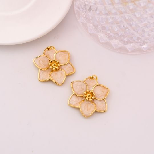 Dije de flor esmaltado baño 18k