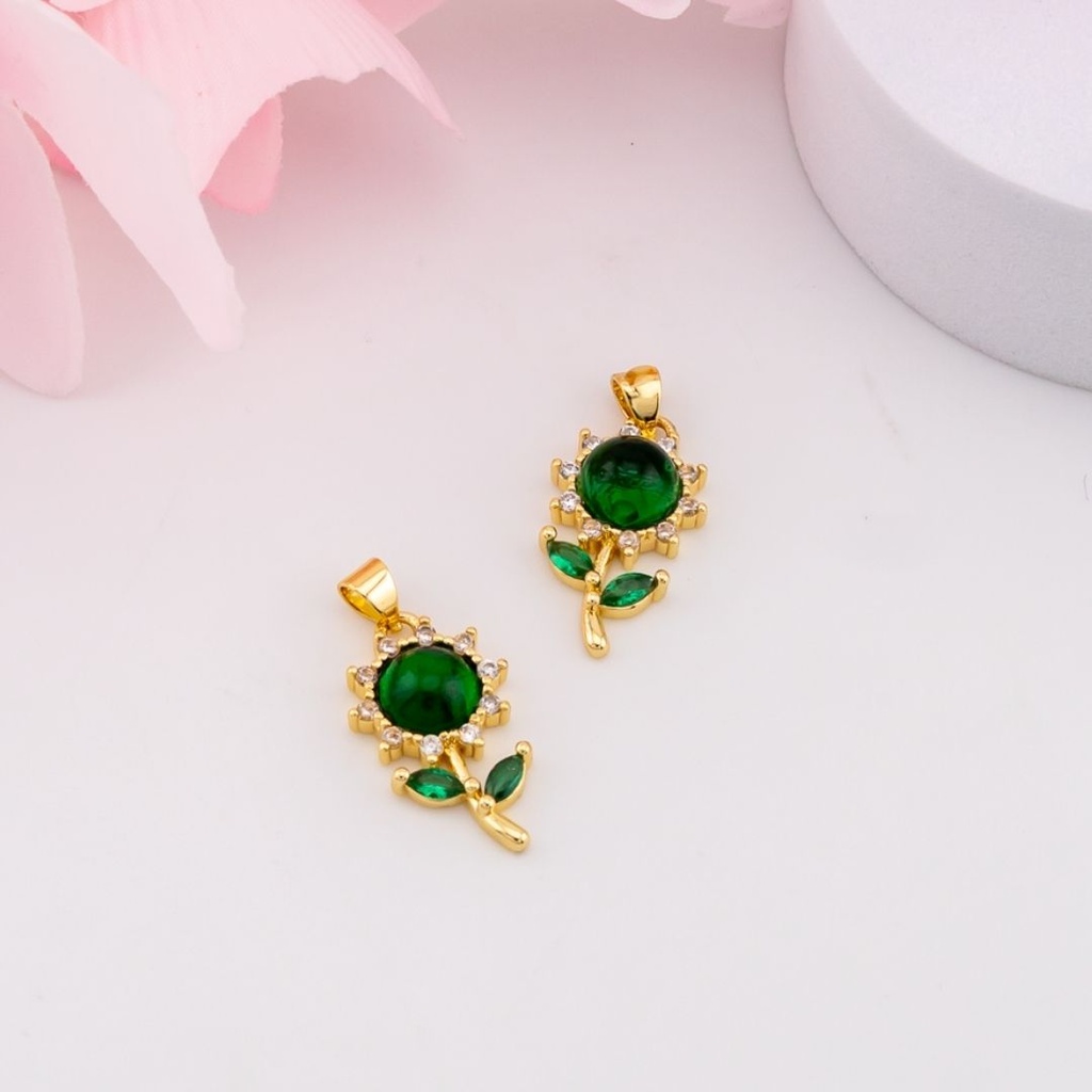 Dije de flor con zirconias baño 18k verde