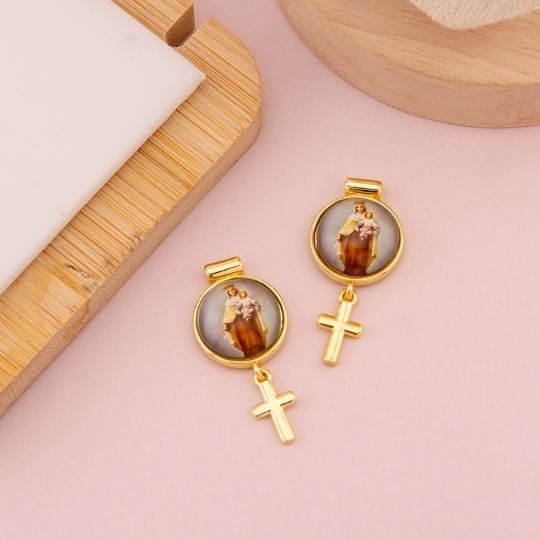 Dije medalla religiosa con colgante de cruz baño 18k