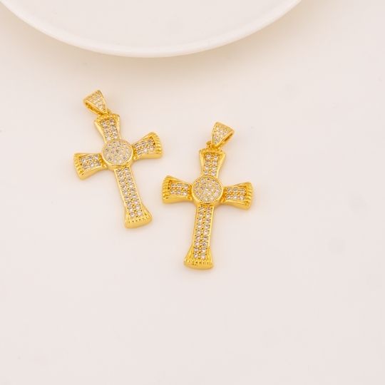 Dije religioso de cruz en micropave