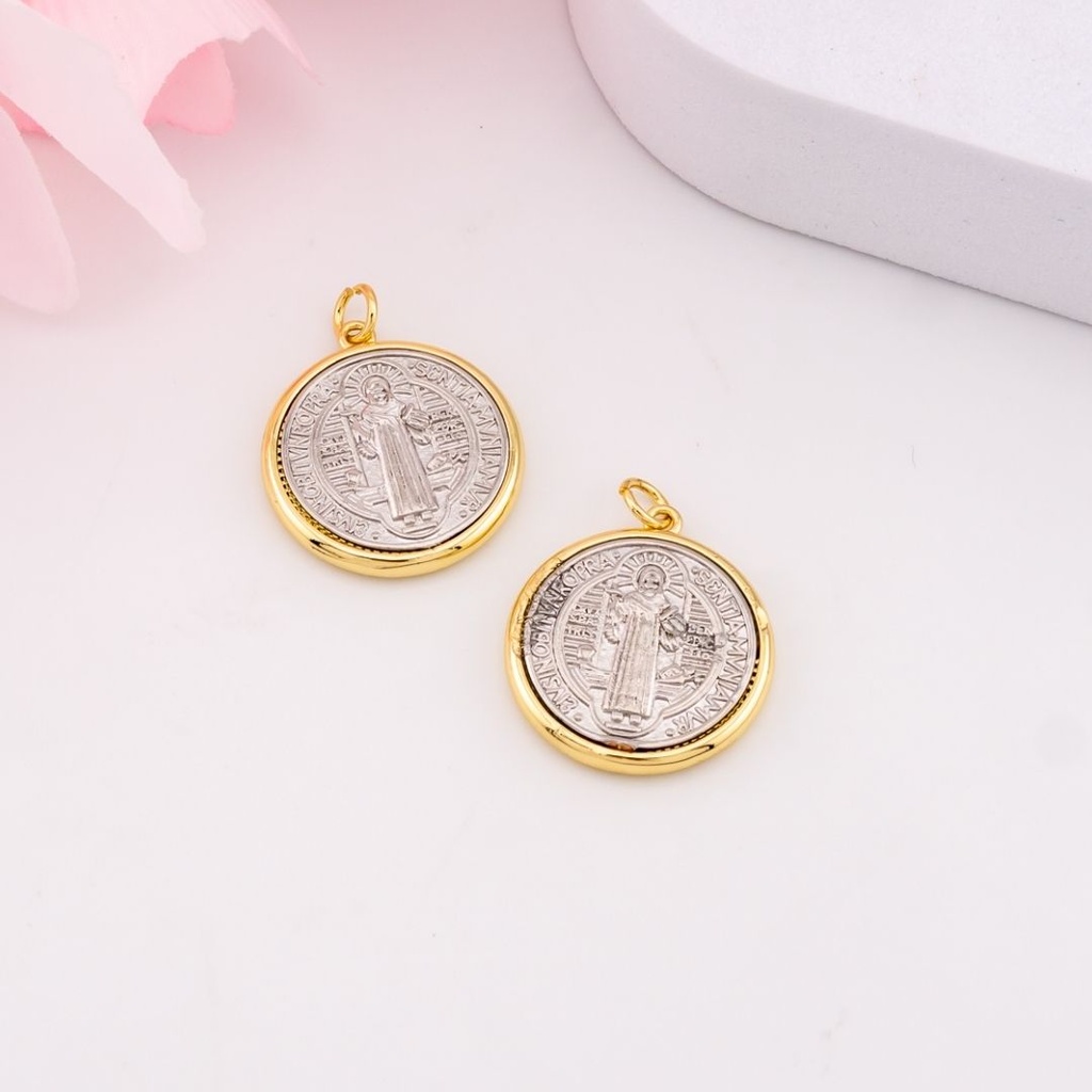 Dije San Benito doble tono baño 18k