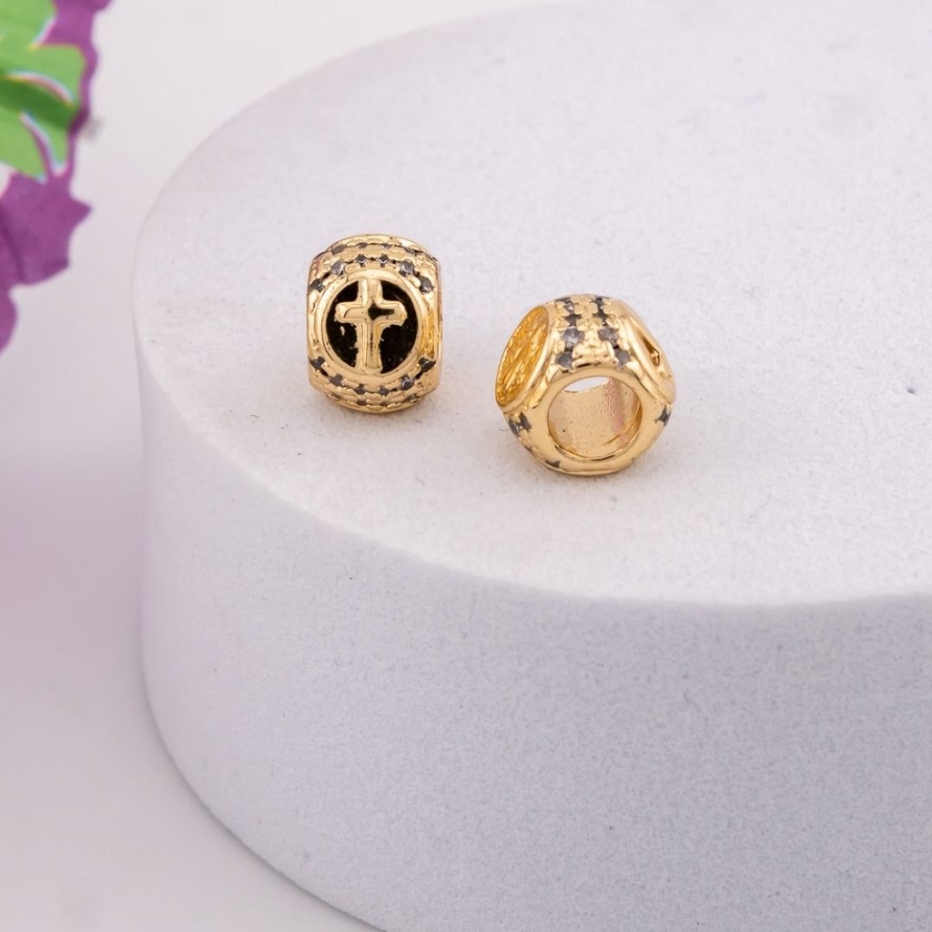 Separador de cruz y san benito con zirconias baño 18k