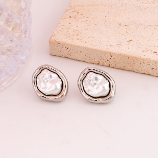 Aretes stud con perlas baño 18k plat