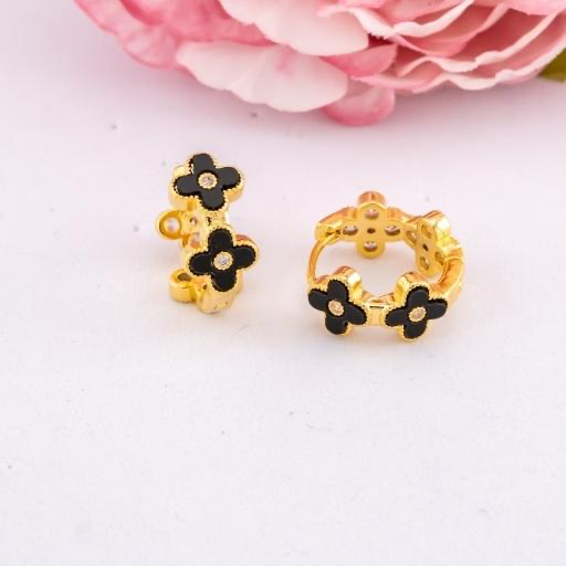 Argollas de trebol con zirconias baño 18k negros