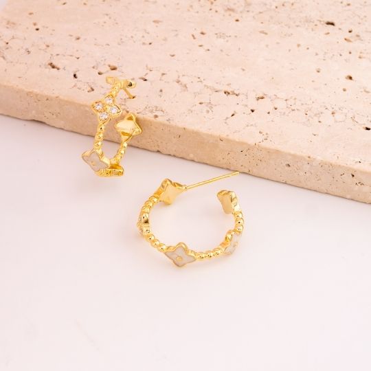 Argollas de trebol esmaltadas y zirconias baño 18k