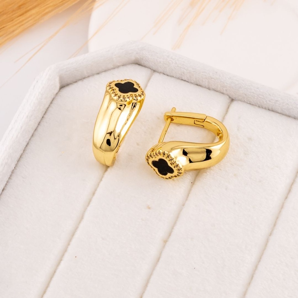 Argollas de trebol baño 18k