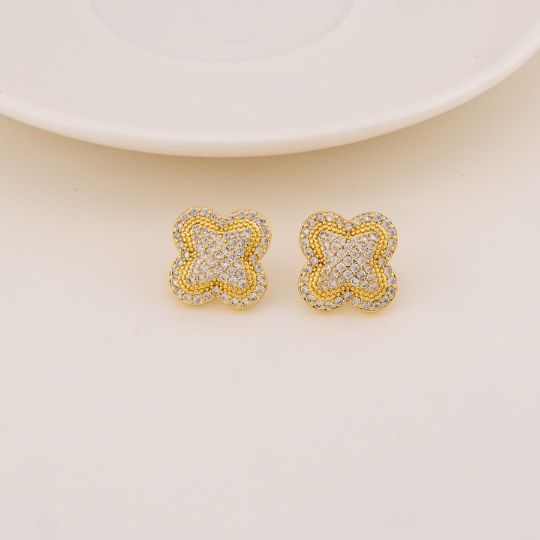 Aretes stud de trebol con zirconias baño 18k