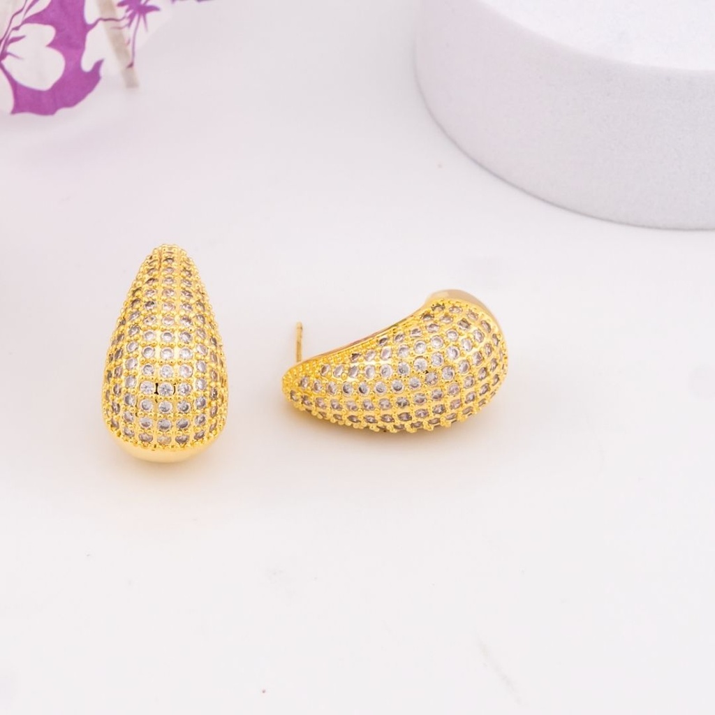 Aretes stud de gotas con zrconias baño 18k